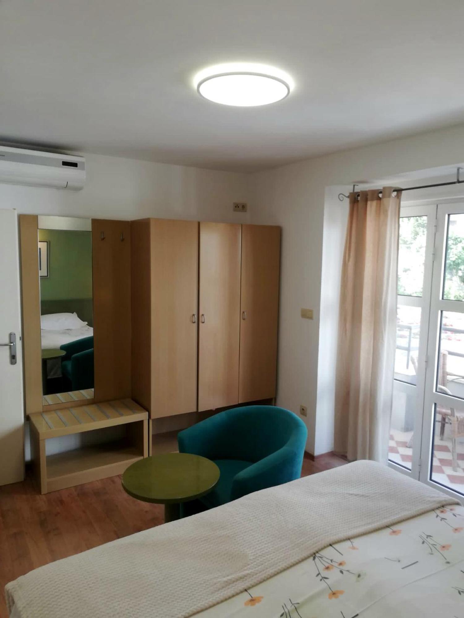 Apartmani Mistral Makarska Rum bild